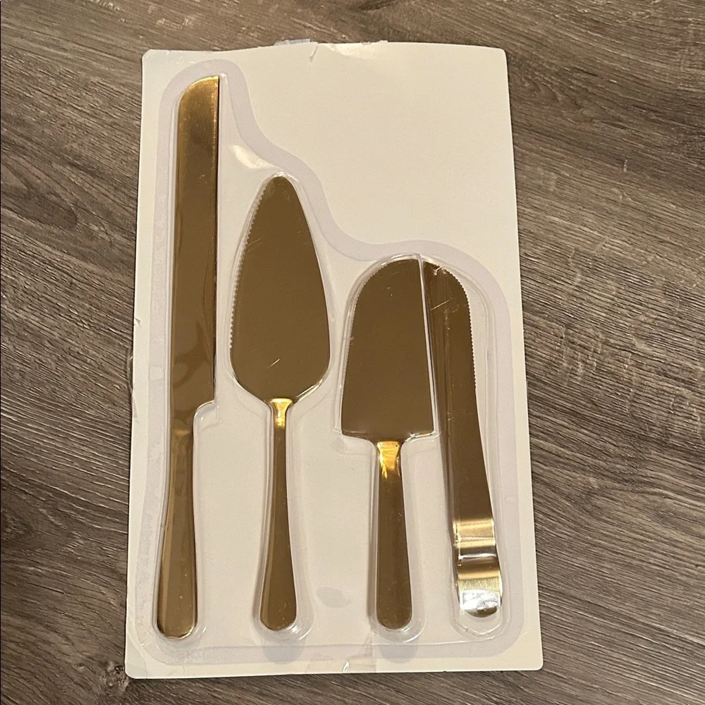 Gold Cake Cutting Set - 4 Pcs